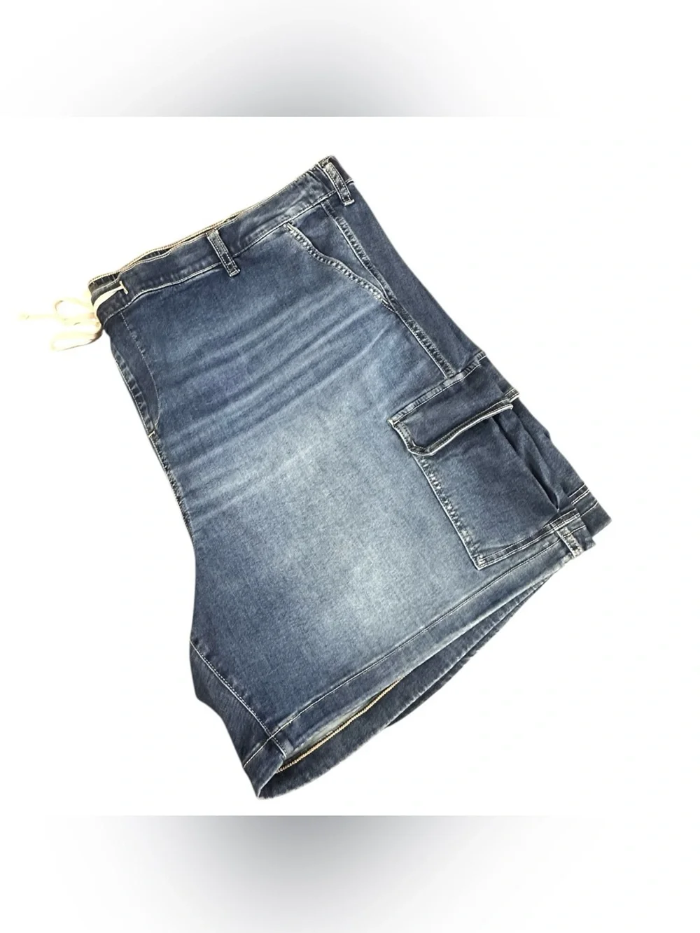 Torrid Size 5 Medium Wash Denim Cargo Utility Shorts Plus Size 5X